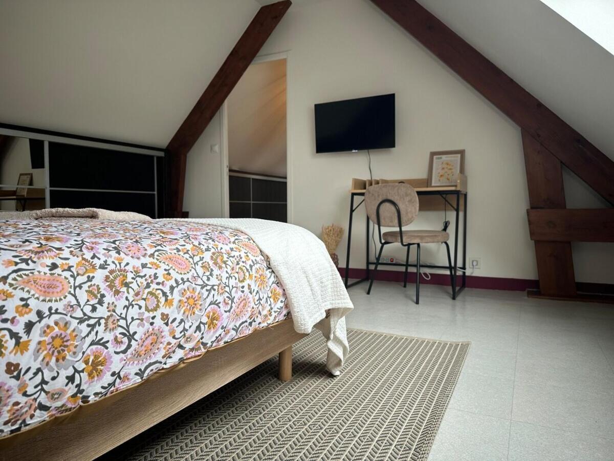 Maison Seventies Climatisee, Parking Prive Chablis Luaran gambar